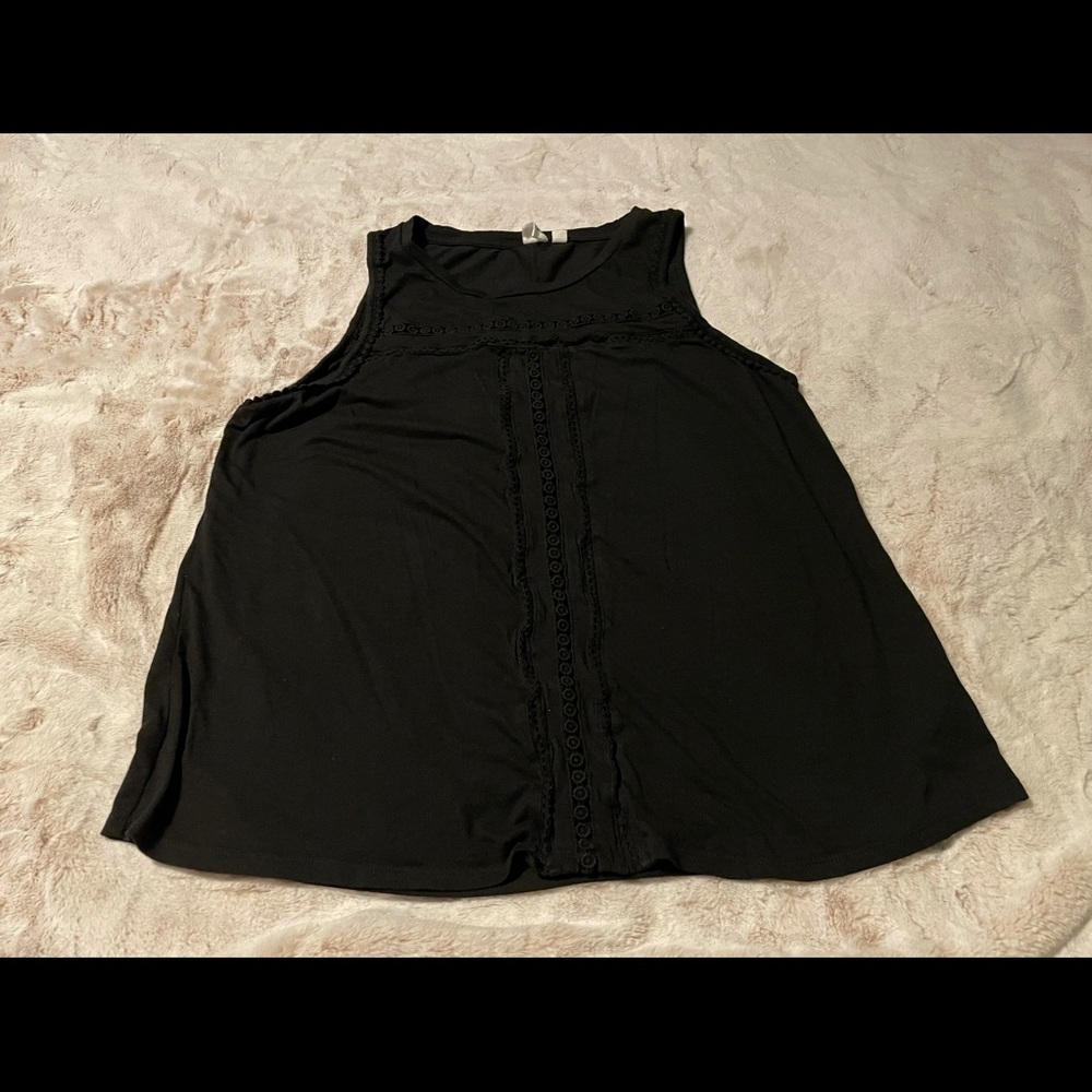 Black eyelet sleeveless top - Like New